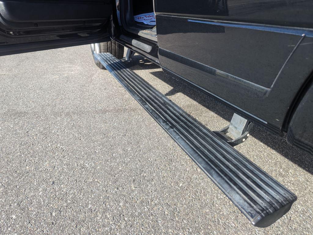 2016 Lincoln Navigator - $14,995